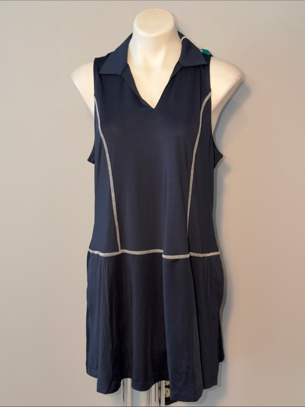 Greg Norman Ladies NWT Ladies Sleeveless Performance Activewear Dress. XL. Navy